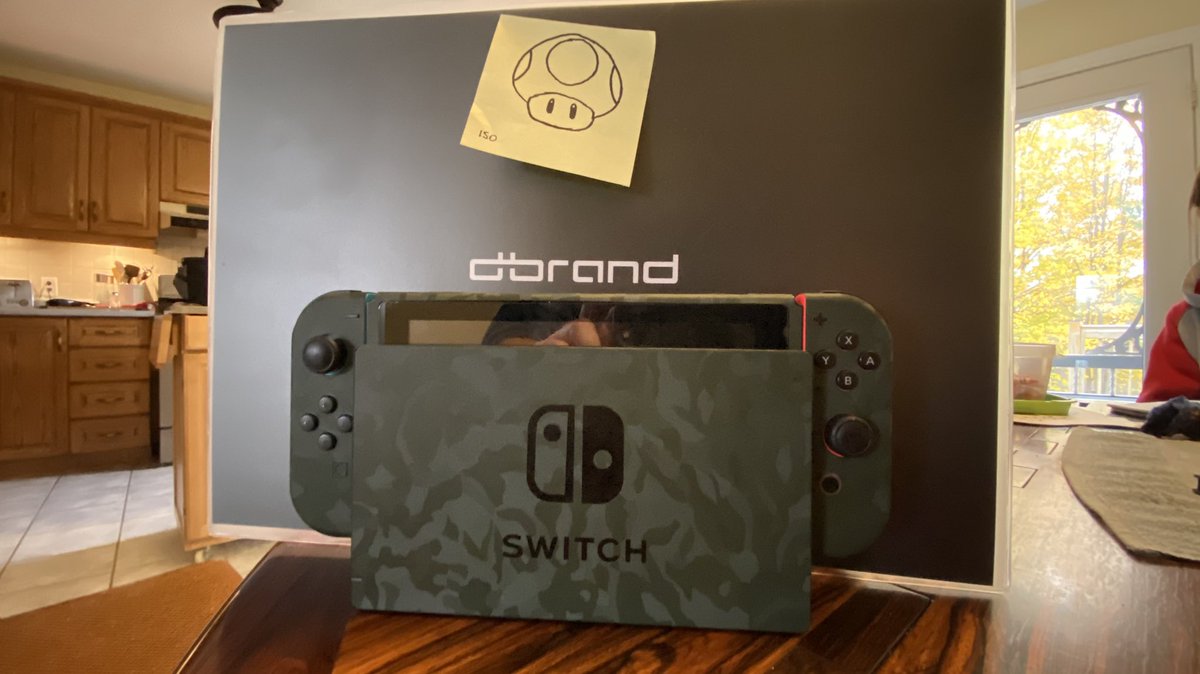 SteveofAbsense's tweet photo. Thanks @dbrand, made my switch look a lot less generic!! And thanks to #150 for the drawing!! https://t.co/aG8qvCNpyS