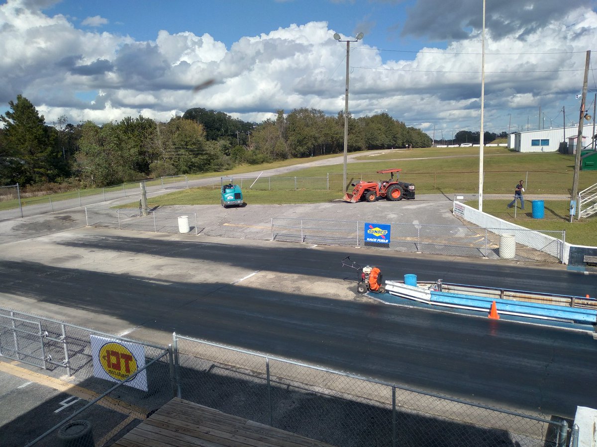 Sunny Skies, the rain is gone! 
Come spend your evening with us. 
Good times on tap at US90 Dragway. Gates open at 3pm
#bracketracing #dragracing #Motorsport #wheelsup #Horsepower #miga #mobiledragway
