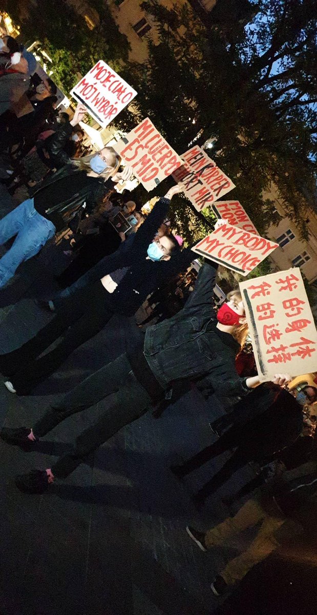 martabrezo's tweet photo. #powiedzkomus #pieklokobiet #MyBodyMyChoice #poland https://t.co/2Y5MxtsBRi