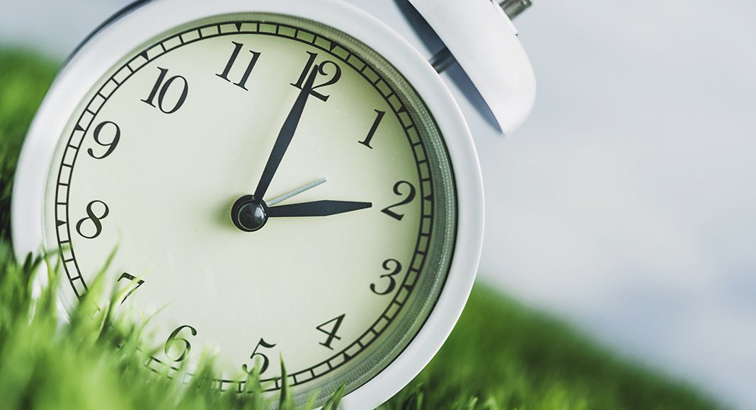 DigiBeteUK's tweet photo. Hi All,

British Summertime is at an end and the clocks go back 1 hour early in the morning on Sunday 25th October so please remember to change the time on your blood glucose meters, sensor devices, pumps and equipment!

Have a lovely weekend and stay safe.

Team DB https://t.co/t8ZHD8xu0u