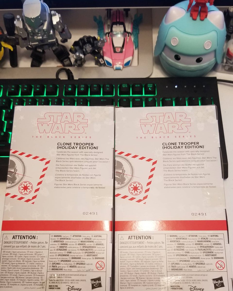 thedivastator's tweet photo. Fedex fairy strikes again! 🧚‍♀️🎁#gamestopexclusive #blackseries #blackseries6inch #blackseriesstarwars #starwars #gamestop #holidayedition #clonetrooper #christmasthemetoys #collector #toycollector #uglychristmassweater #vintagetoys #kidtrappedinanadultbody https://t.co/OLE0aUVhi8