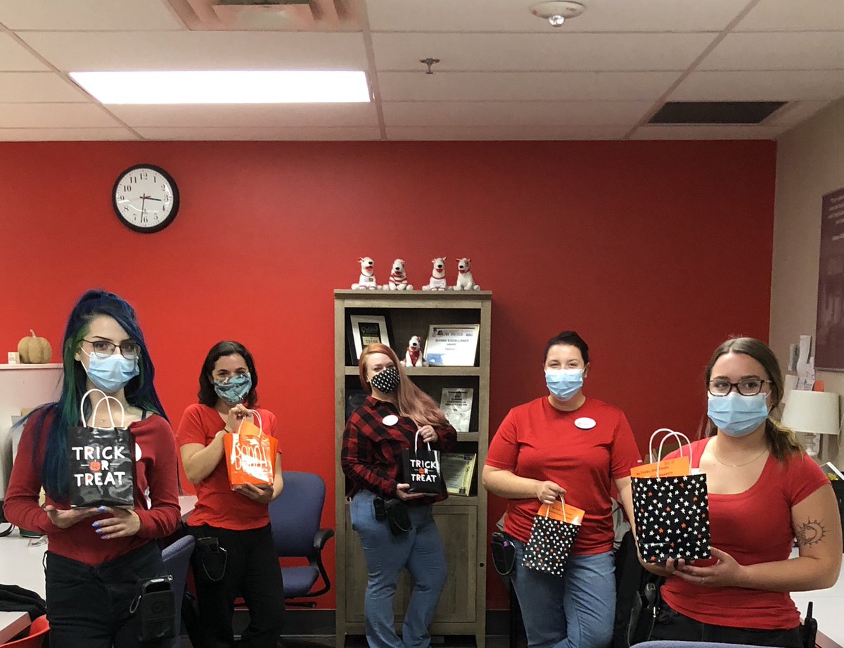 No tricks, just Treats! Beauty gratis is oh so sweet!! #happyselling #sellitall <a href="/amy_tgt/">Amy Nickoli</a> <a href="/HeatherH613/">Heather Hearn</a> <a href="/GMells87/">Gregg Mello</a> <a href="/Nicole_Harris1/">Nicole Harris</a>