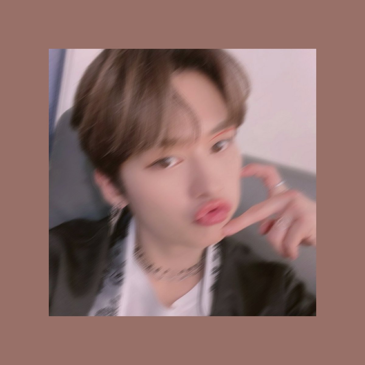 cropllop's tweet photo. 💫HAPPY BIRTHDAY LEE KNOW💫
STAY LOVE YOU 🥺💙💙💙

#StaySelcaDay #SSD #LeeKnowSelcaDay #LeeKnow https://t.co/eVa3qMSvNl