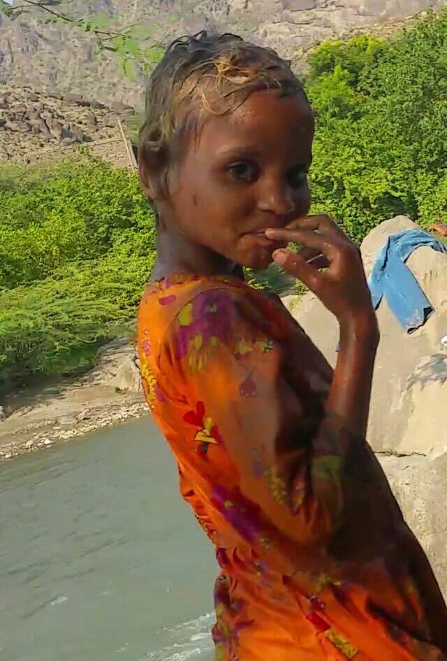 ghalebalsudmy's tweet photo. How beautiful this girl's smile is despite the pain and suffering she is going through like millions children 8n yemen,
Their dreams, wishes is so small
"peace & safety only".
#StopSaudiWar
#YemenCantWait
Pic by me.
#4help link
https://t.co/eTomnBaBXT https://t.co/MEjDj03Wdi