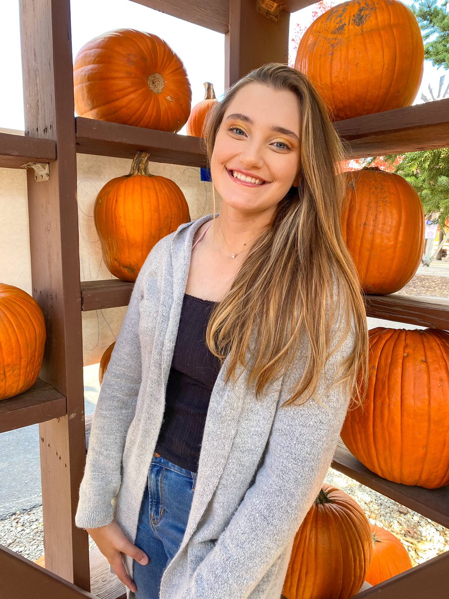 LisaHof95527336's tweet photo. A little fall fun today🧡#fallinthemidwest https://t.co/D5xKomFg9X