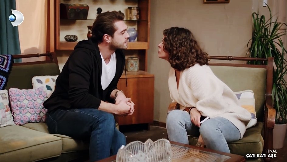 SelFur'cuların yüzü yine gülmedi. Hevesimiz kursağımızda kaldı. Bu da mı gol değil be, bu da mı gol değil?

#SelFur  #SebSel #atesirin #ÇatıKatındaAile