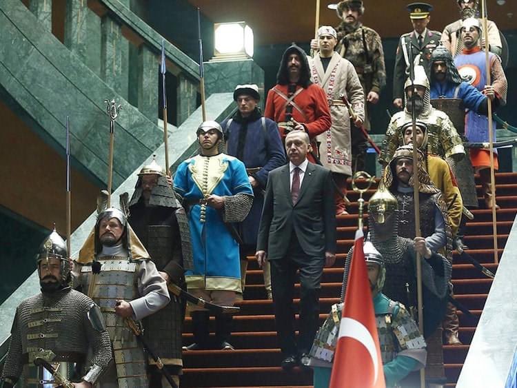 KevorkAlmassian's tweet photo. Erdogan: Macron is mentally sick
Also Erdogan: https://t.co/bCx4khpfjO