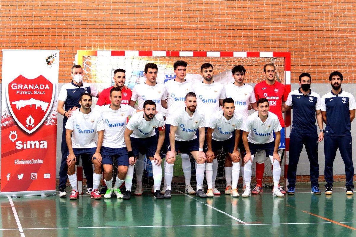 granadaenjuego's tweet photo. FOTOS | En nuestro Facebook están todas las imágenes del estreno del @GranadaFS ante el @Melistar_FS por @josevelascofdez 

#GranadaEnJuego 
#FutbolSala https://t.co/MjF3jPeZgv