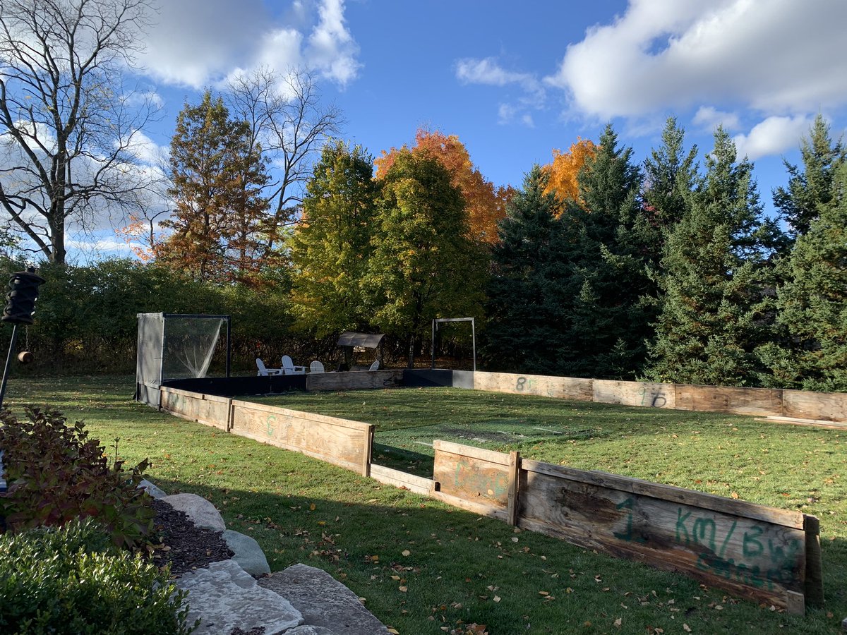 Field Hockey ➡️ Ice Hockey
Time to relax and watch <a href="/UMichFootball/">Michigan Football</a> 
#GoBlue