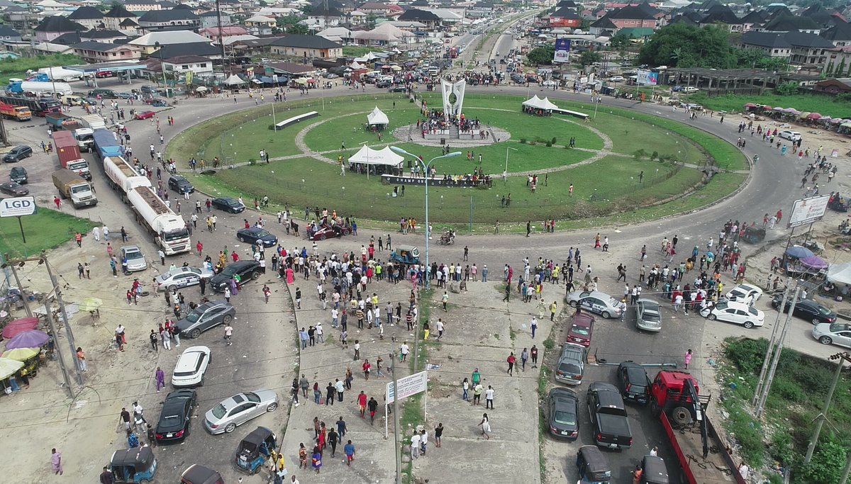 OnasGee02's tweet photo. 🦅 👁
One of the Biggest roundabout around
#Waffi https://t.co/yGtTGNZk6z