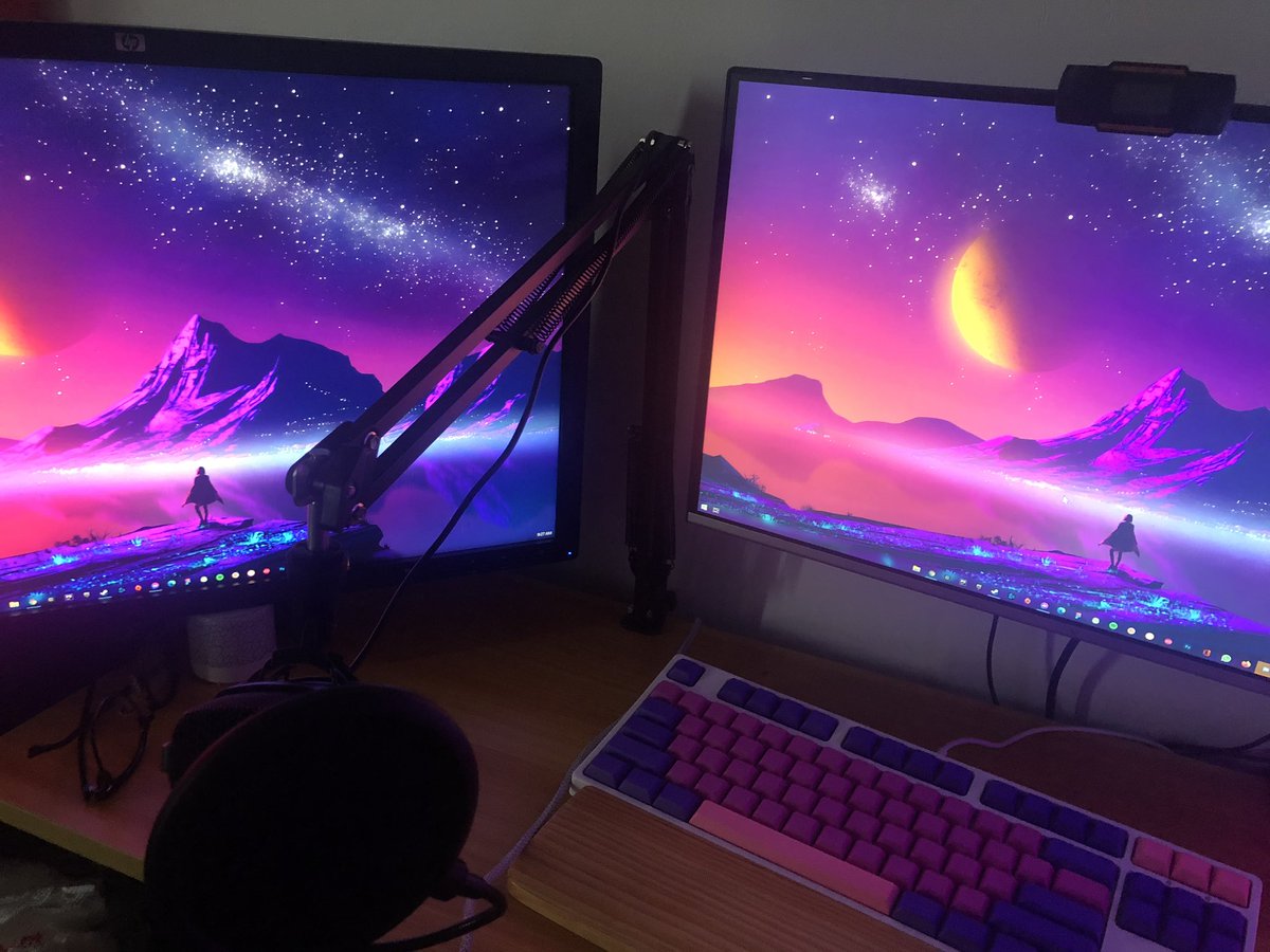 LightshirePlays's tweet photo. for meetings and... streaming https://t.co/SZND3D8Rwu