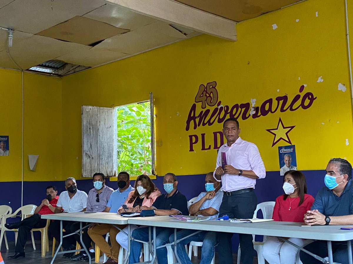 PLDenlinea's tweet photo. En provincias y municipios del país y en las seccionales del #PLD se realizaron asambleas de motivación este sábado   validando el padrón e instruyendo para discutir con serenidad y espíritu críticos los documentos que llegarán a los diferentes organismos del PLD https://t.co/jhZ9j4hJ4K
