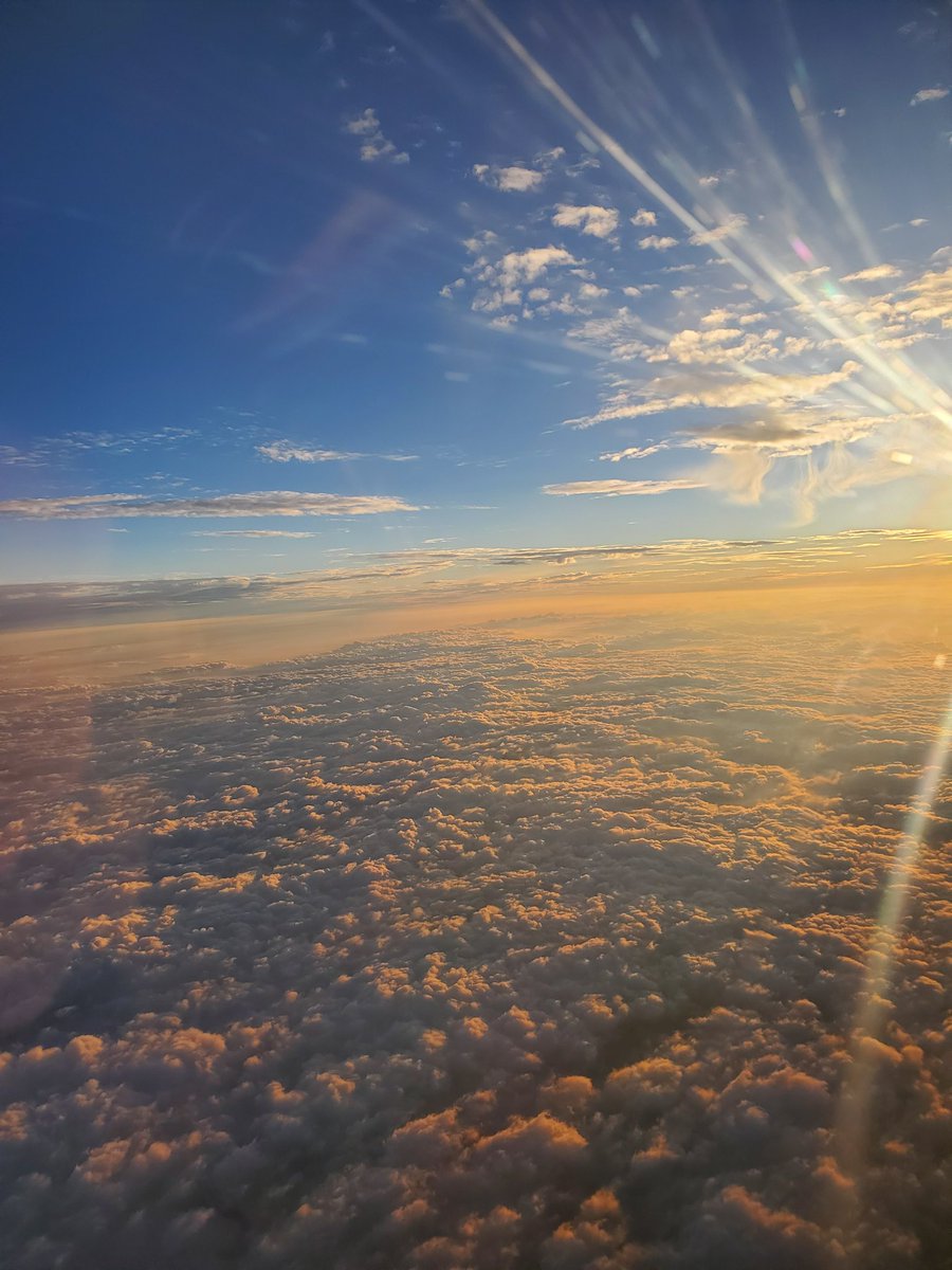 msenicaracing's tweet photo. #Sunset in the western sky! #aviation #flying #pilotlife #crewlife #jetjock https://t.co/I3CoWQCUDR
