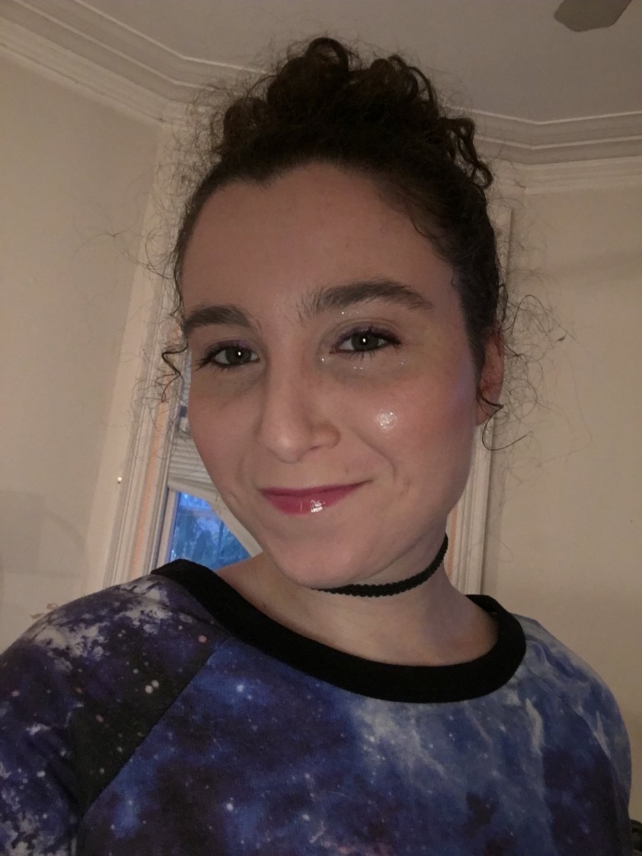 DEVAdinonugget's tweet photo. making friends with makeup again https://t.co/XO6bPTigew