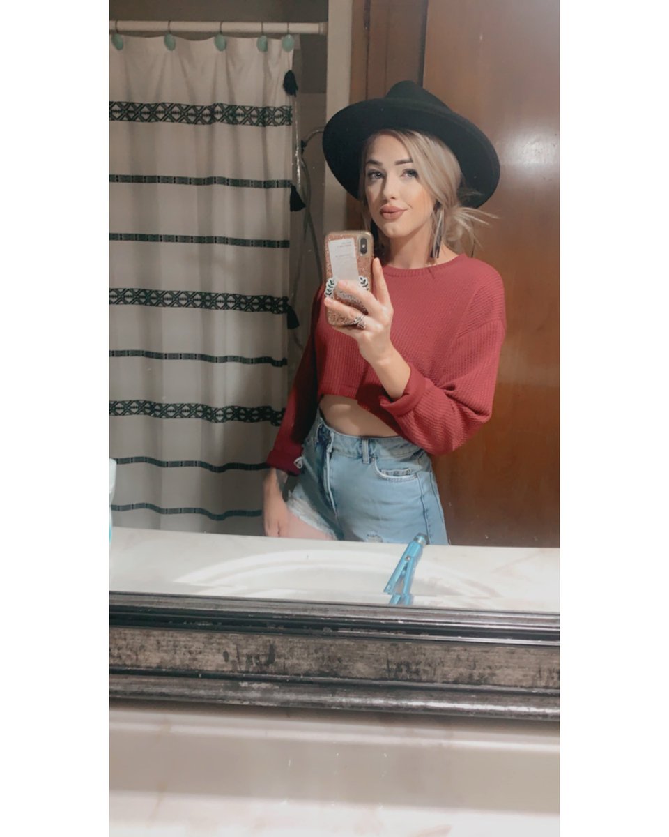 ChandlerErvin_'s tweet photo. Hey guys 🤪 https://t.co/QpcEjGtp56