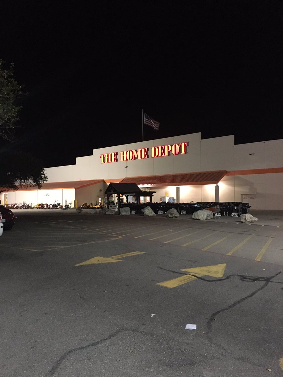 M5_ICExMAN13's tweet photo. After almost 4 years, Friday night was my last night working for the Home Depot, it’s been real 0526. Learned a lot, met a lot of hardworking associates, awesome leadership team! Thank you! On to the next chapter! Some throwback pics! https://t.co/MV76k8HBZb