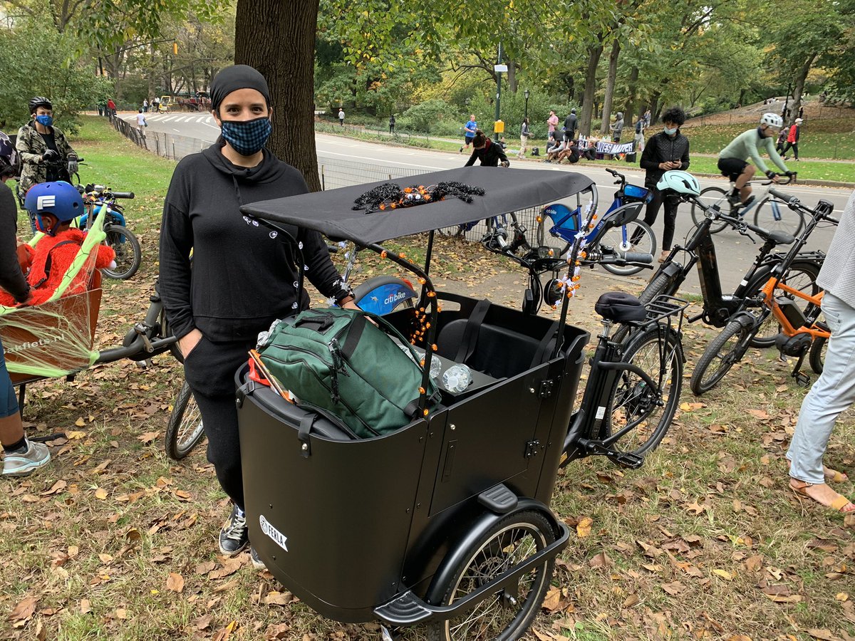 These parents showed just how unstoppable they are by bike. Just a few...Bianca rode her classic (spooky)  @bakfietsnl down from the Bronx!Jovana rode her brand new  @FerlaBikes family trike in from Astoria!Sarah joined us on her blue  #rieseandmuller Load from Brooklyn! 3/