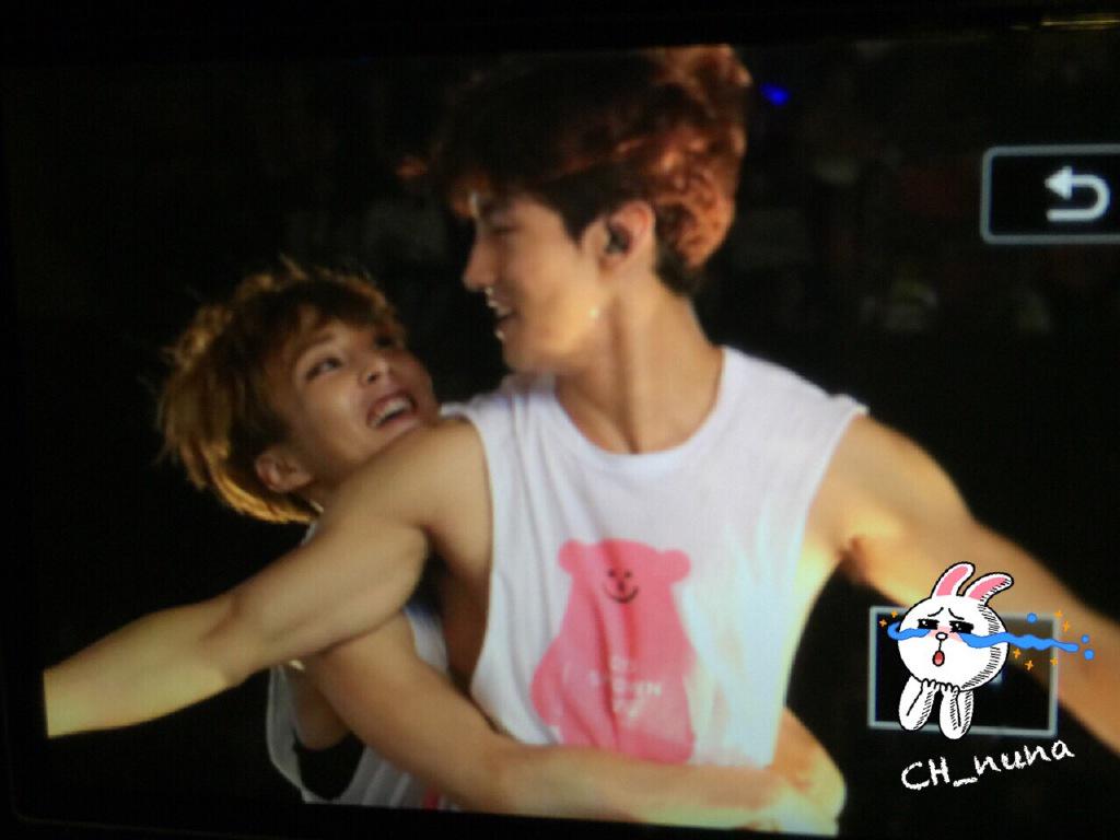 12) ^that in photo form lol (bonus minseok looking at cm's biceps