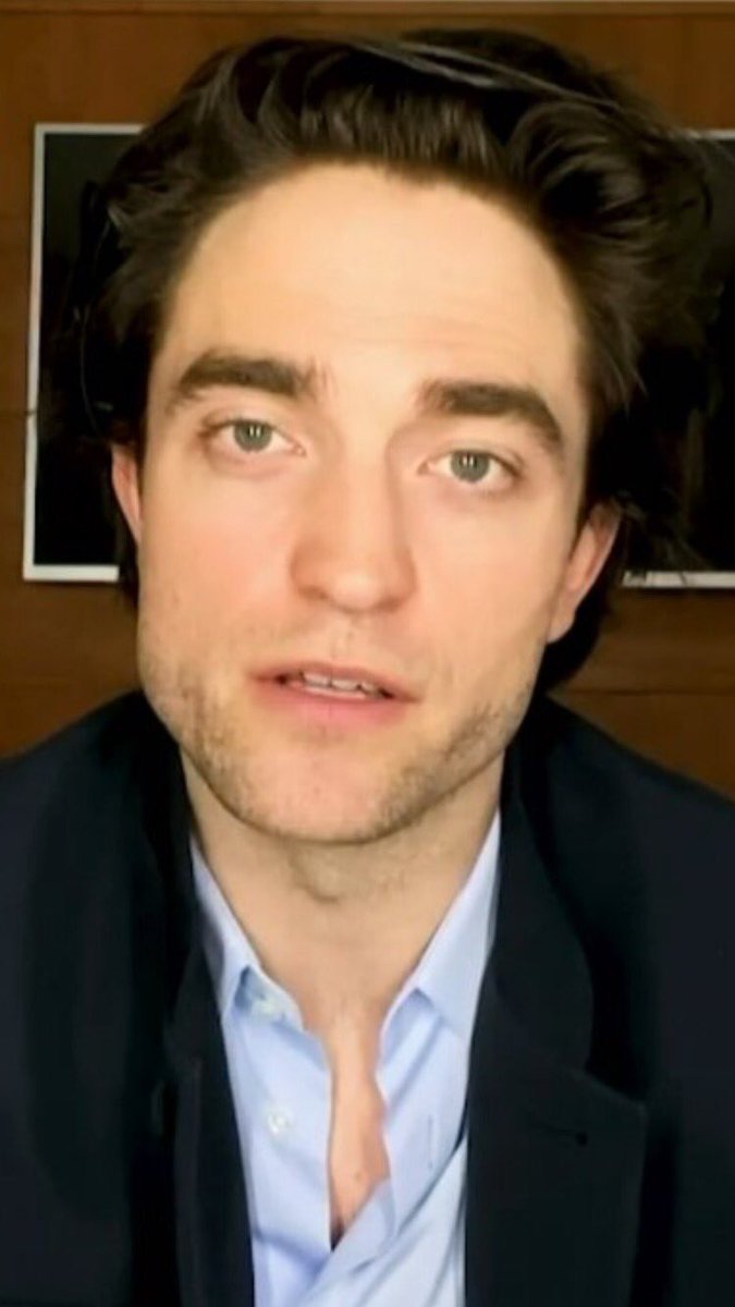 socalmom2four's tweet photo. Robert Pattinson at the virtual GO Gala tonight!! ❤️❤️❤️

Donate here if you can: 
https://t.co/J8btsdSs6t 
or 
https://t.co/s9tPUawiPm

#GoGala2020 #GOcampaign #RobertPattinson #AmbassadorRob https://t.co/Q3iIQOxuoo