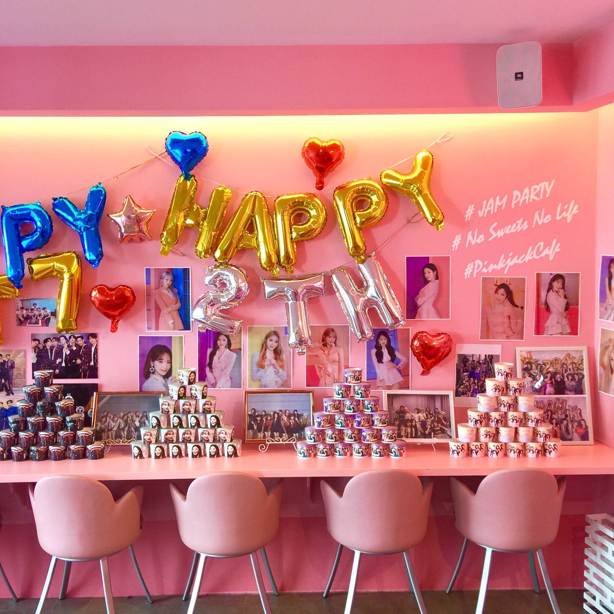 pinkjackcafe's tweet photo. 🧚‍♀️𝖪𝖨𝖬𝖪𝖨𝖬'𝗌 𝟤𝗇𝖽 𝖺𝗇𝗇𝗂𝗏𝖾𝗋𝗌𝖺𝗋𝗒🐸

🥳IZ*ONEのキムキムズことチェウォンとミンジュ2周年をお祝いしてカップホルダーイベントを開催中🎂
master:@full_moon_room様
design:@peace_hlw様

開催中です💁✨
特典有り🌼

2周年のお祝いですよ🎉

#IZONE #キムキムズ #chaewon #minju https://t.co/Cjw5ET42HT