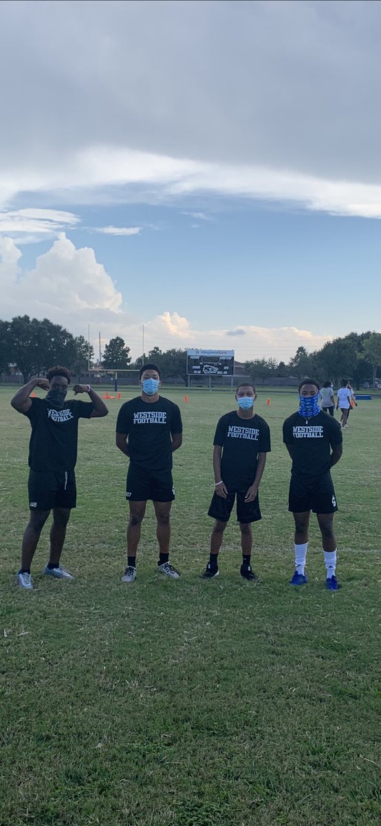 jomaul66's tweet photo. I almost forgot to post the most explosive guys on our team this week!! We compete in everything we do... these guys were the first to their feet from push up position during our weekly workout!! #WinEverything #WinEveryday #CreateHabits #Family ๐บ๐๐บ #DubsUp https://t.co/6r4uljJTVb