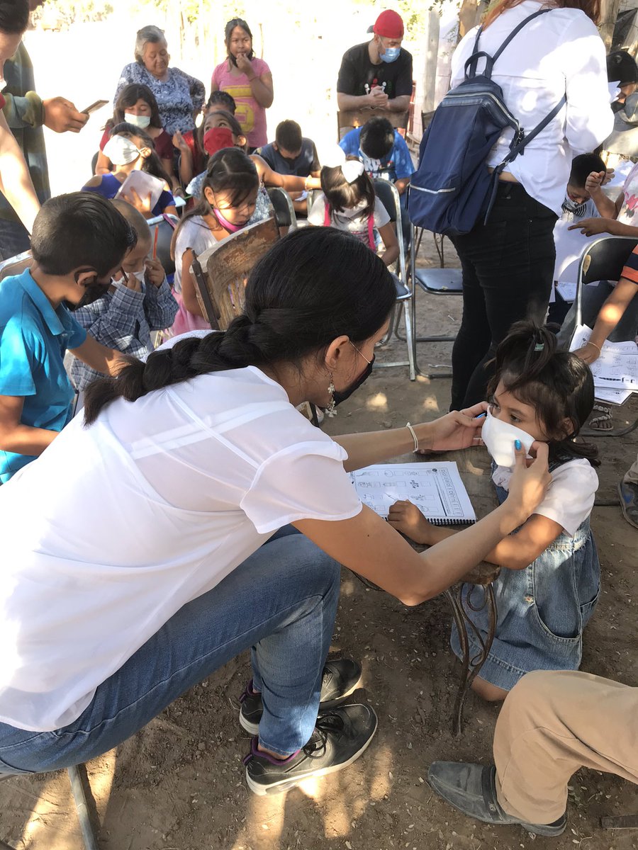 clasesencolonia's tweet photo. Clausuramos hoy el grupo de la colonia #TresReinas en Hermosillo después de seis sábados consecutivos. ¡Muchas felicidades a las niñas y niños! 📚👦🏻👧🏻 https://t.co/WzDbKCEfEa