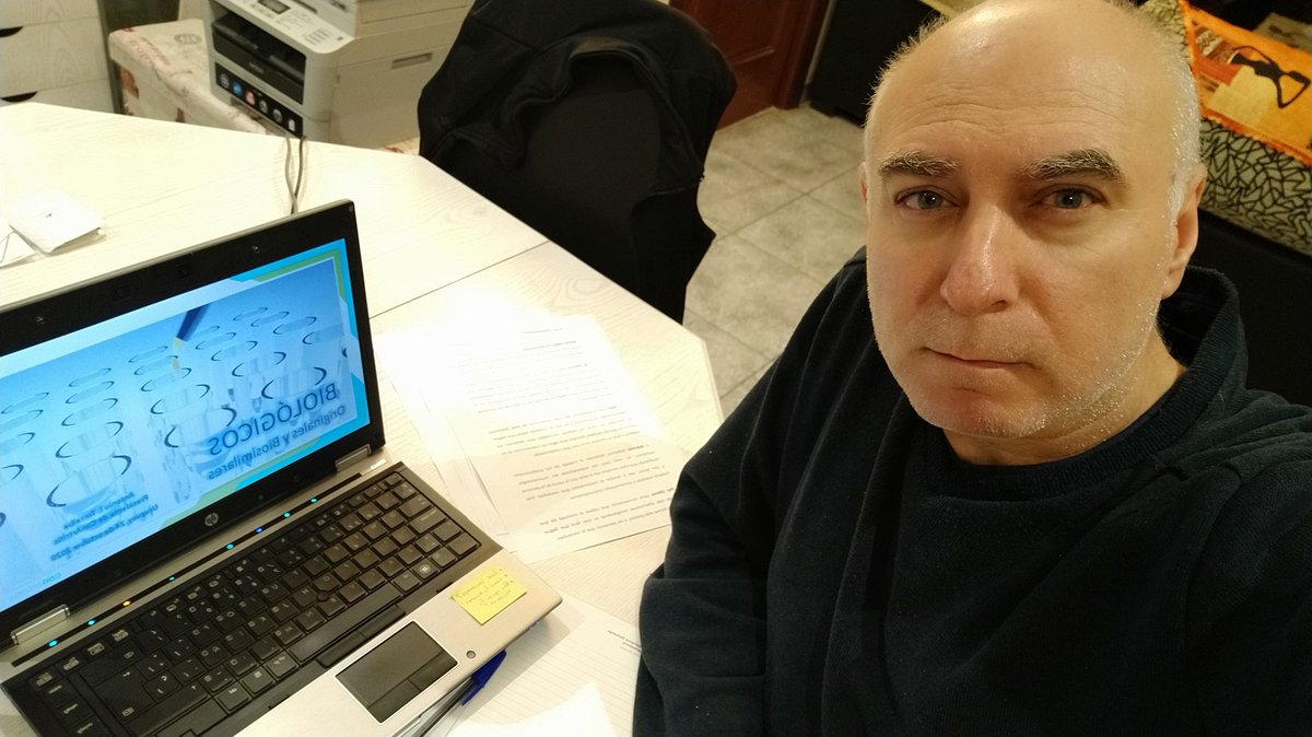 atorralba2016's tweet photo. .@ConArtritis está tarde he tenido la gran suerte de volver a participar en el I Foro Internacional de Asociaciones de Pacientes de Enfermedades Reumatológicas, en la webinar "Nuevos horizontes de la Enfermedad Reumática".

Os dejo algunos momentos de la charla que he realizado👇🏻 https://t.co/6fPVNlrpv1