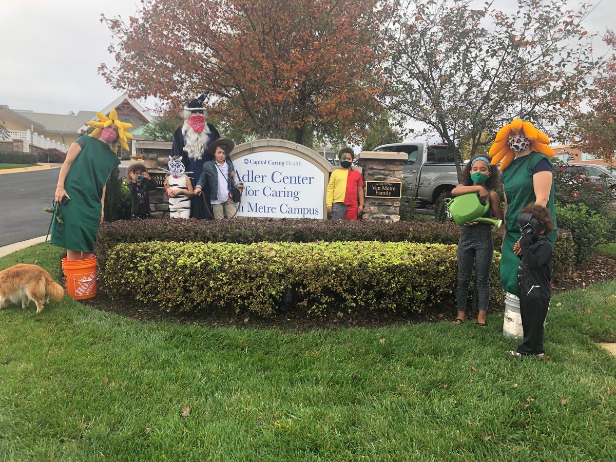 VolunteerFFX's tweet photo. The cutest and most adorable #VFest2020 project you'll see is the Capital Caring Health Costume Brigade! From flowers to a mini Black Panther, the costume brigade helped bring a sense of festivity to the Adler Center residents and staff.
We thank you! #goodconnectsus https://t.co/csoOasBXpa