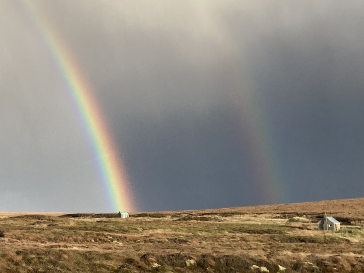 Our weather dishes up some spectacular opportunities. A rare one taken this afternoon by <a href="/DerekPluto/">Derek "Pluto" Murray</a> crossing the Barvas Moor. Certain our dear friend <a href="/authorpetermay/">Peter May</a> recognises the spot. Spent some time remembering David Wilson whose skill in these opportunities was immense ❤️☝️