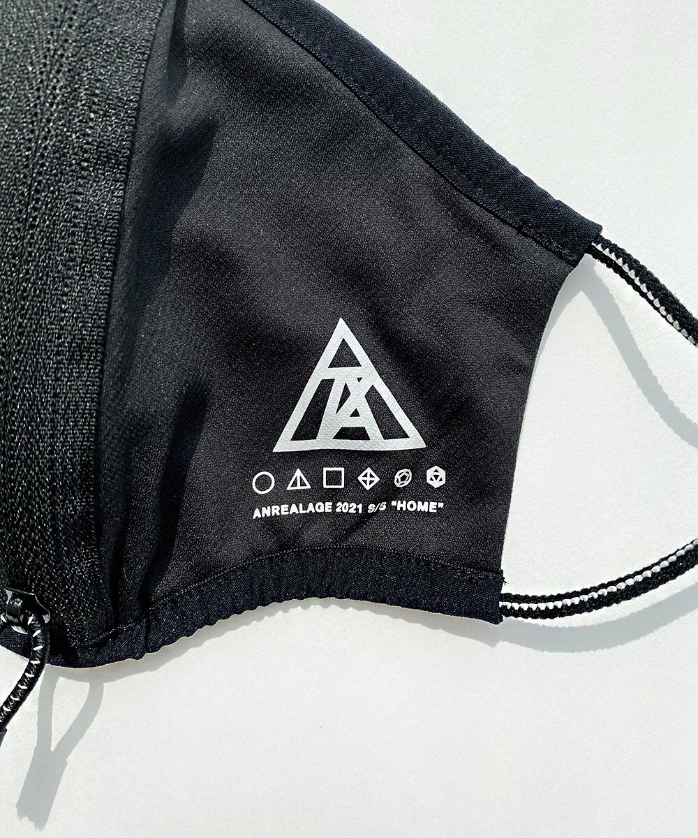 alselect's tweet photo. Anrealage

HOME LOGO  VENTILATION MASK

#alselect #吉祥寺 #中道通り #fashion #contemporaryart  #サカナクション #平手友梨奈  #森永邦彦　#anrealage  #アンリアレイジ  #pfw #装苑　#vogue #fendi  #マスク #医療従事者に感謝 #医師　#看護師 https://t.co/mDfWEJ3Ck6