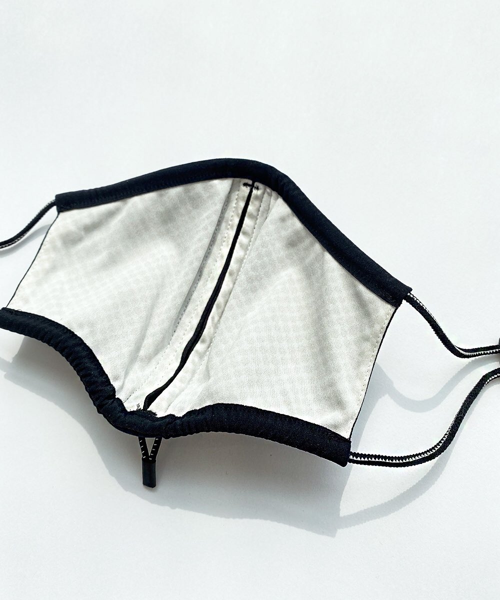 alselect's tweet photo. Anrealage

HOME LOGO  VENTILATION MASK

#alselect #吉祥寺 #中道通り #fashion #contemporaryart  #サカナクション #平手友梨奈  #森永邦彦　#anrealage  #アンリアレイジ  #pfw #装苑　#vogue #fendi  #マスク #医療従事者に感謝 #医師　#看護師 https://t.co/mDfWEJ3Ck6