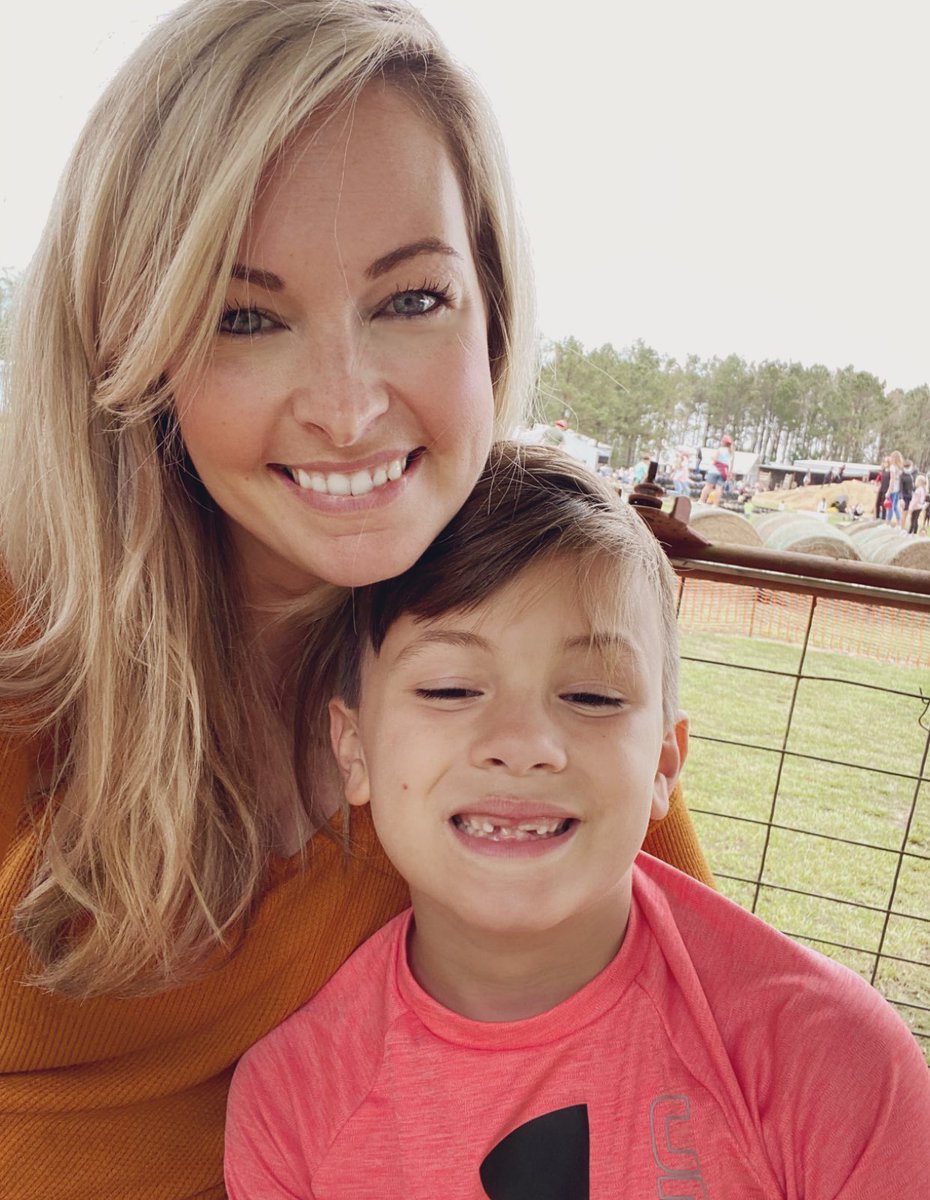 LOTPCasey's tweet photo. Pumpkin patch fun with the boys today! 🎃👻🕷🕸 #SpookySeason #PumpkinPatch #halloweenfun https://t.co/clqTN3v1wA