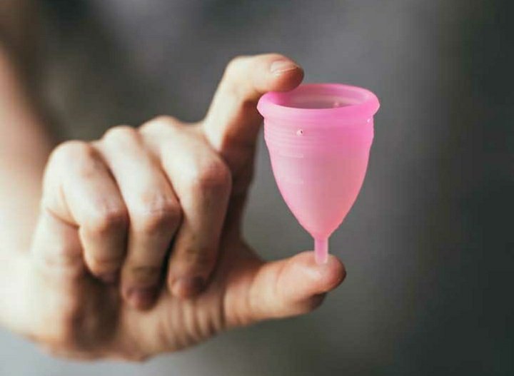 why people with periods should consider using a menstrual cup (made by a menstrual cup user); an informative thread