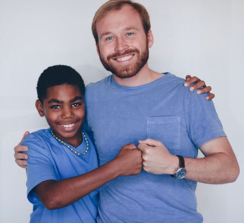 BBBSGREATERDAL's tweet image. Looking for a way to make a difference on #NationalMakeADifferenceDay? We&apos;ve got you covered! Buy a ticket for one of our Nov. 7 Big Black Tie Ball pre-show experiences and attend our livestream, you can help support BBBS! buff.ly/37JUWKR #BBBS #BigBlackTieBall #BBBSTX