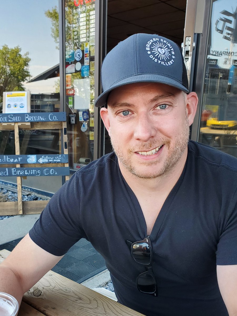 brokenspiritsNE's tweet photo. This is Mark*. One of the founders of Broken Spirits. And he's pouring delicious cocktails ALL night at our tasting room!
*he will look similar to this, but with a mask - we promise this killer smile is behind the mask.
#craftdistrict #yyc #supportlocal #smallbusiness https://t.co/bUmvRc76jB