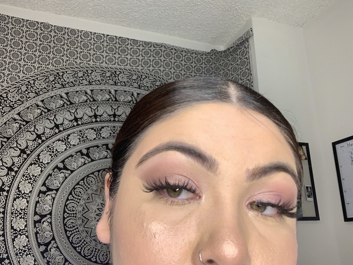 SillaaKillA's tweet photo. 🌸 Be yourself, there’s no one better🌸
Products Used
@kyliecosmetics Palette “you’re $o money baby”
@elfcosmetics Brow pencil
@fentybeauty Foundation/Concealer
@kyliecosmetics Highlight/Lip&amp; gloss
.
.Follow @sillaslooks on Instagram FOR MORE
.
.
#sillastyle #sillakilla https://t.co/12JJUJeOGv