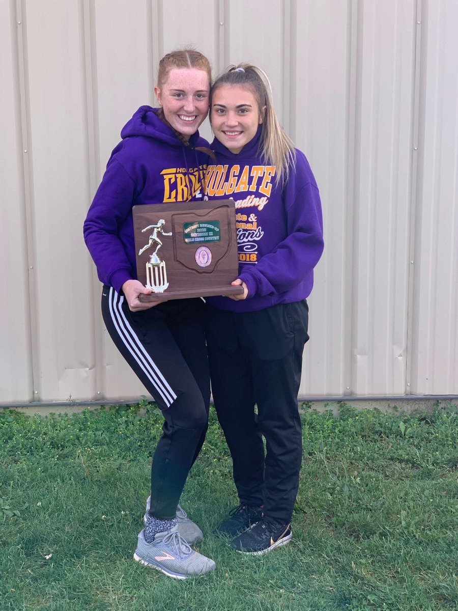 coraschwab28's tweet photo. Another Successful Day🐯
•Varsity Boys District Champions
•Varsity Girls District Runners-up https://t.co/eFnfc3vnpq