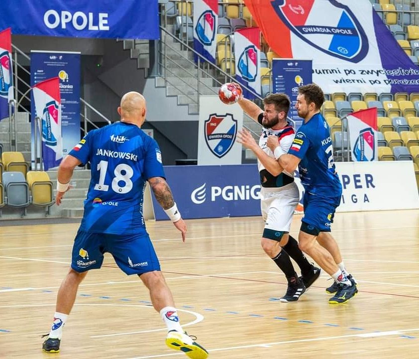 KPRGwardiaOpole's tweet photo. W 7. serii @pgnigsuperliga pokonujemy Sandra SPA Pogoń Szczecin 28:21 💪💪
 
#superliga #pgnigsuperliga #silnirazem #kprgo #gwardiaopole #walczymydokonca #sandraspa #pogonszczecin https://t.co/2z54bayO9O