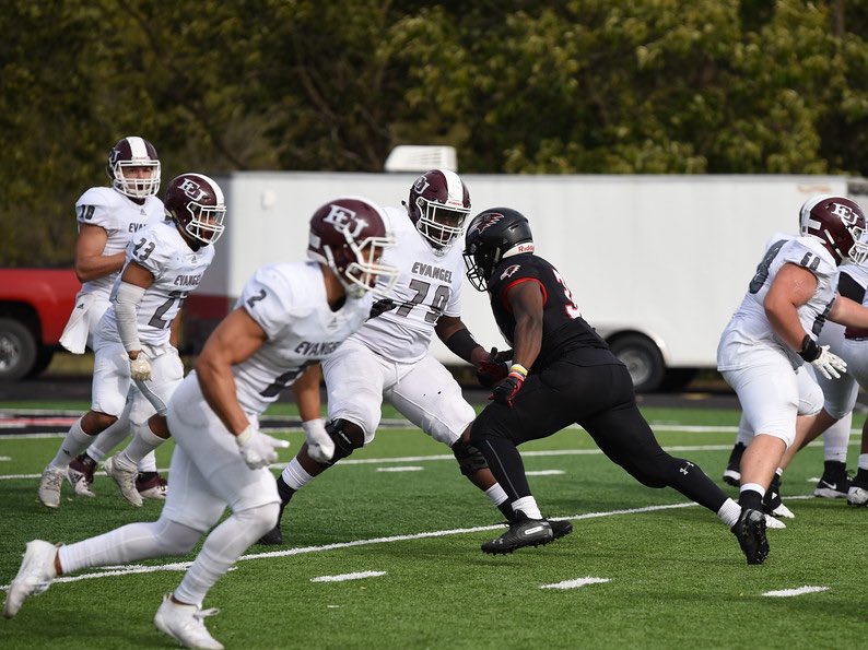 BradHines17's tweet photo. Thatโs Raven Defense!!
0 points allowed, 2 interceptions, and a safety!
@Brettshepardson 3.5 sacks
@Dat_Dude_32 1.5 sacks
Rover Gang was eating! #MeetMeAtTheQB https://t.co/rDHlSnkx5F