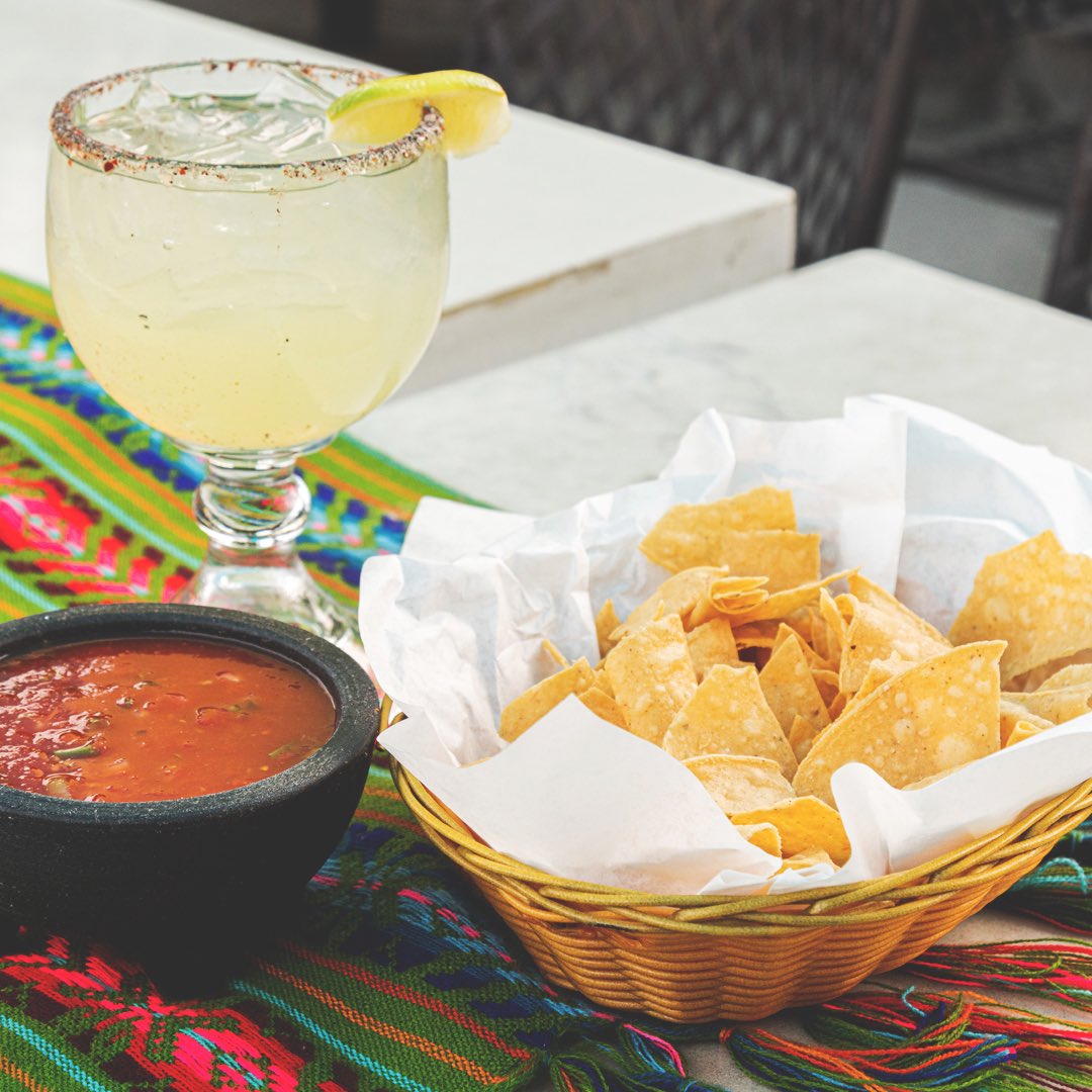 RioAzulPS's tweet photo. Dine outside to take advantage of this beautiful weather! โ๏ธ๐ดWe are open for takeout and outdoor dining all weekend from 4-9PM. Order take out online or call us at 760.992.5641! https://t.co/004p7ASnoa
#RioAzulPS #RioAzulMexicanBarandGrill #PalmSprings #PalmSpringsLifestyle https://t.co/fyVnsPZEYJ