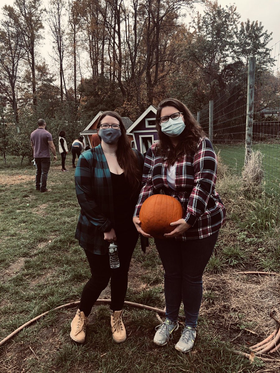 GinaLipere's tweet photo. I picked a pumpkin today at #DemarestFarms. https://t.co/Q18YlkoW2K