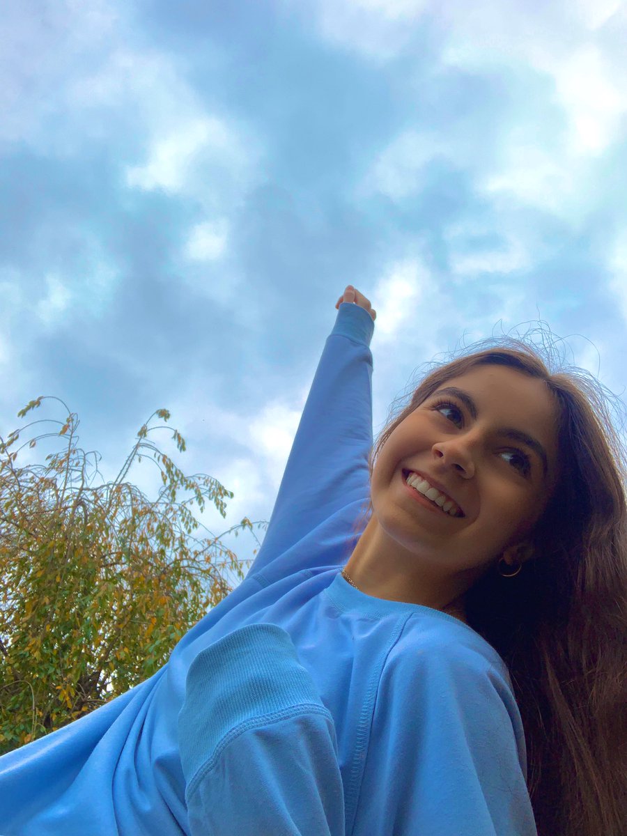 DaPandaGirl5's tweet photo. woah look guys i went outside today https://t.co/nWji7fmu2P