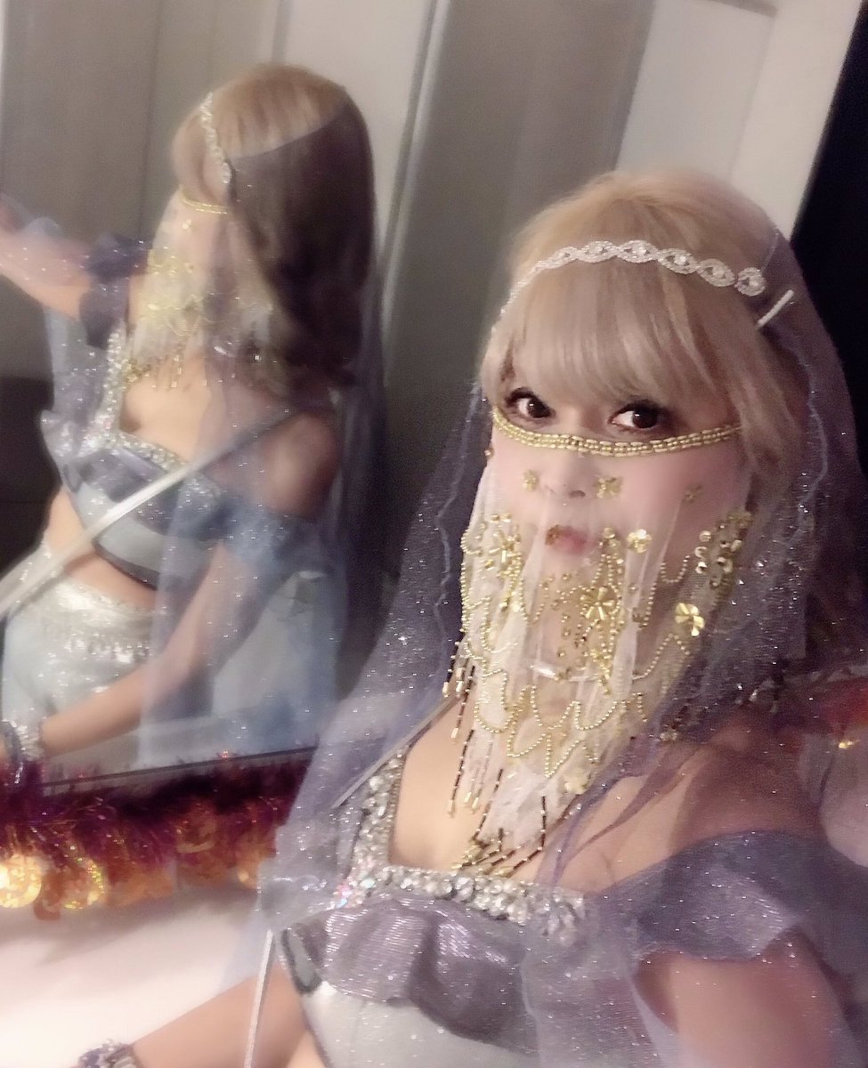DJRenchan's tweet photo. #arabia #arabiannights #arabianqueen #aradin #jasmine #sparkle #picture https://t.co/WZNuDbwFiO
