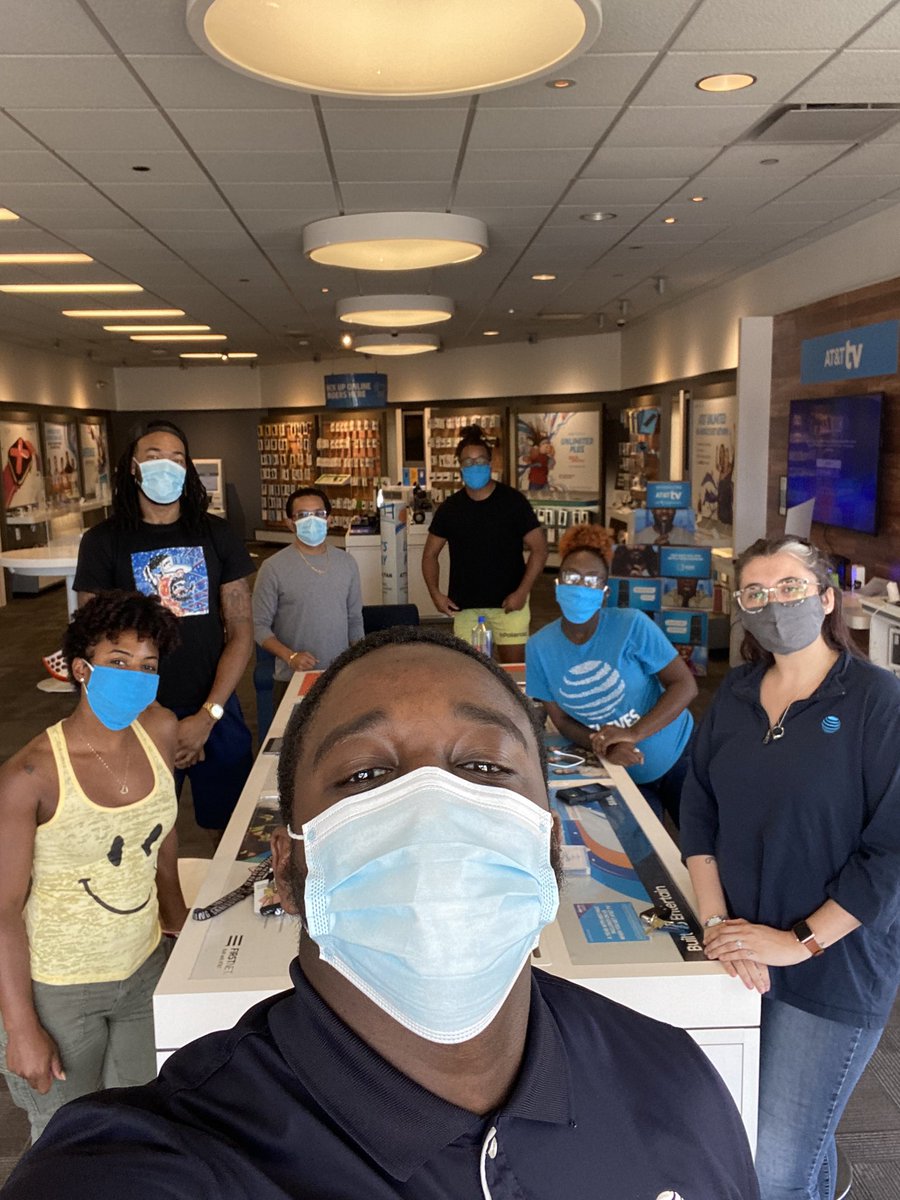 DezDontStop704's tweet photo. As I get ready to ship out to Hickory, NC, I’d be remiss if I didn’t speak on HOW BLESSED I was to be a servant leader to a team as hungry and ready to win as #SavageU. Thank you all so much for what you’ve taught me. #Love 🦄@cjay0908 @DaleB1 @404girl https://t.co/eVQQZ68N99