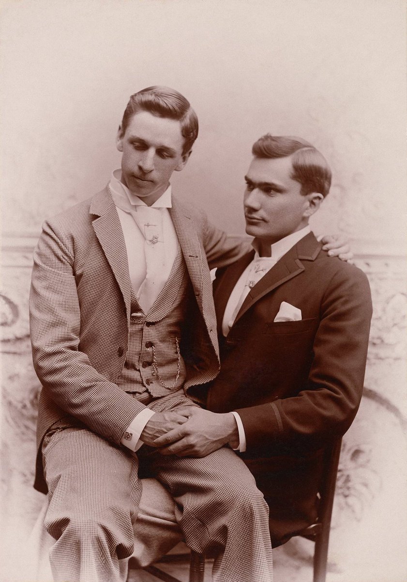 Loving: A Photographic History of Men in Love 1850s–1950s (A thread)