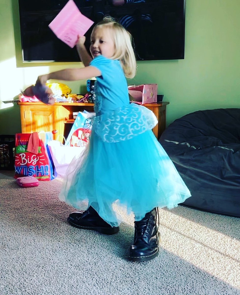 nathanbohatch's tweet image. The first thing Princess Poppy does every time we come over is try my boots on.  Personally, I think this is a good look. @drmartens you have a little fan in the making. #princesspoppy #unclenathansboots #drmartens