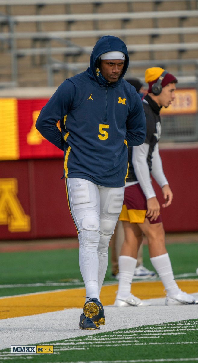 UMichFootball's tweet photo. 🔒 in. https://t.co/QjGT9Ee03y
