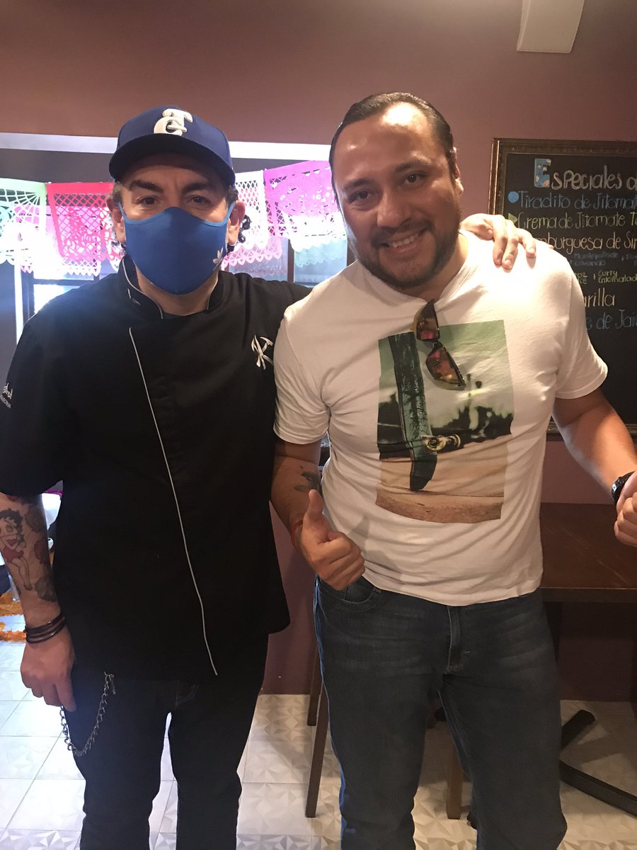 elsrmoon's tweet photo. @AquilesChavez eres un tipazo, nos hiciste pasar una de las mejores comidas , gracias a todos en @SoteroRestMx https://t.co/e6gcUyrnHI