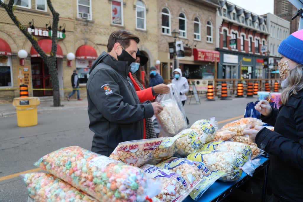 Enjoyed the last #Brampton Farmer’s Market of the 2020 season with GG and Theodore. We will miss our Saturday mornings at the market in downtown Brampton. <a href="/CityBrampton/">City of Brampton</a> <a href="/bramptondtbia/">Downtown Brampton</a> #brampoli