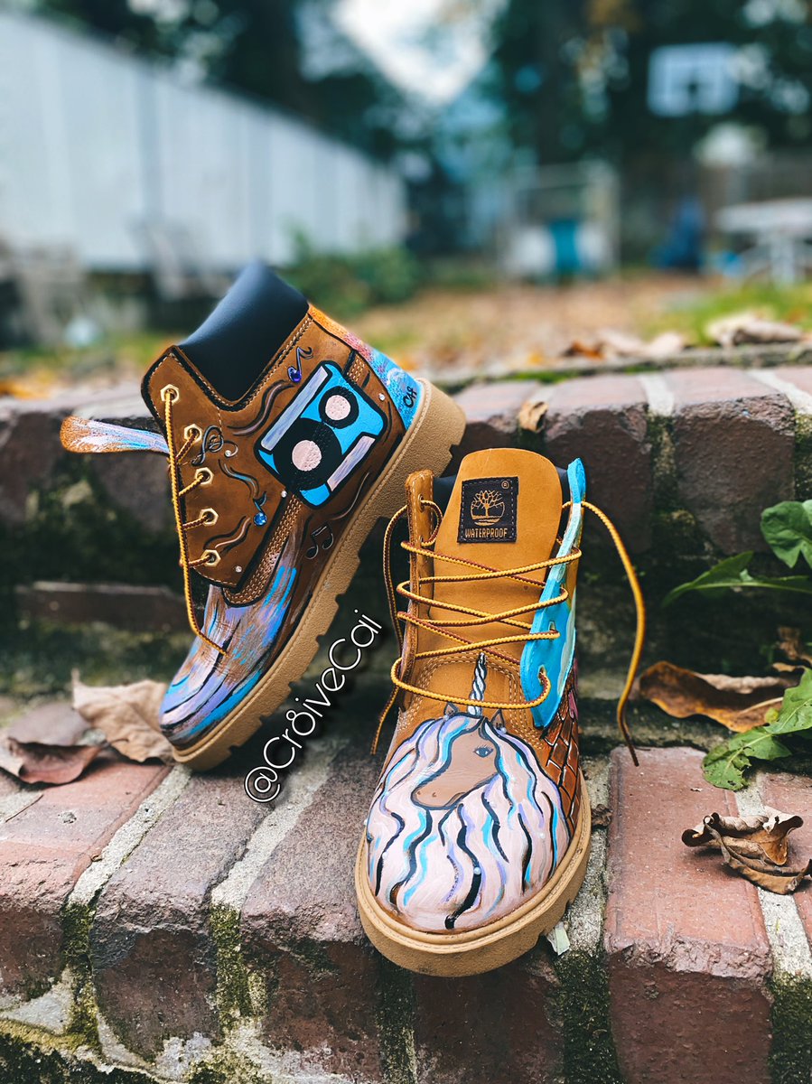 Cr8iveCai's tweet photo. Custom Timberlands I did in memory of my client’s friend 💙✨
Freehand and freestyles this design. #customtimbs #SupportBlackBusiness #supportblackart
Follow me on ig:
https://t.co/OYxBrlozVy https://t.co/6ykRkezz1W